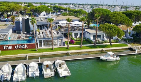 Restaurant/places to eat, Garden, Balcony/Terrace, Pool view, Sea view