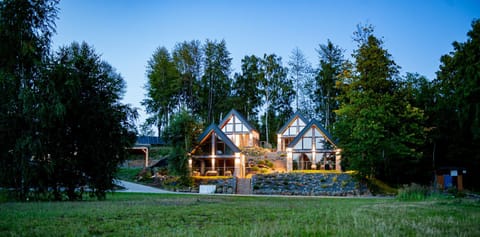 Property building, Spring, Natural landscape, Garden, Garden, Balcony/Terrace, Balcony/Terrace, Garden view, pet friendly