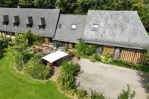 Property building, Patio, Garden, Parking
