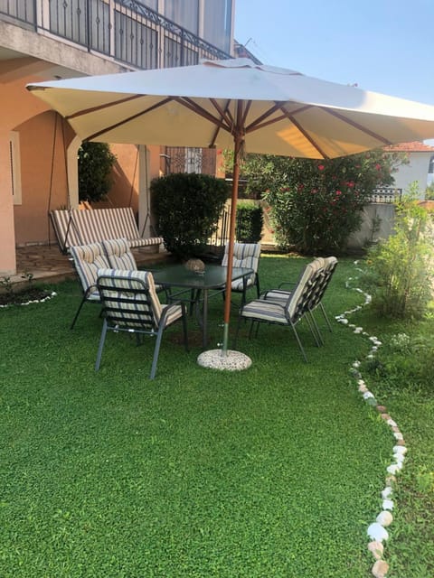Garden, Seating area