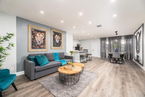 Living room, Dining area