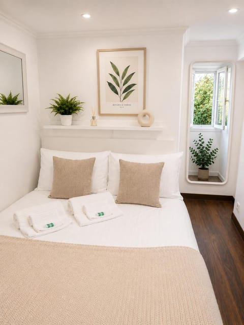 Bed, Bedroom