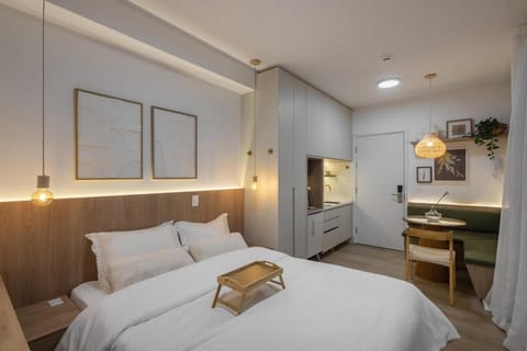 Photo of the whole room, Bedroom, wardrobe