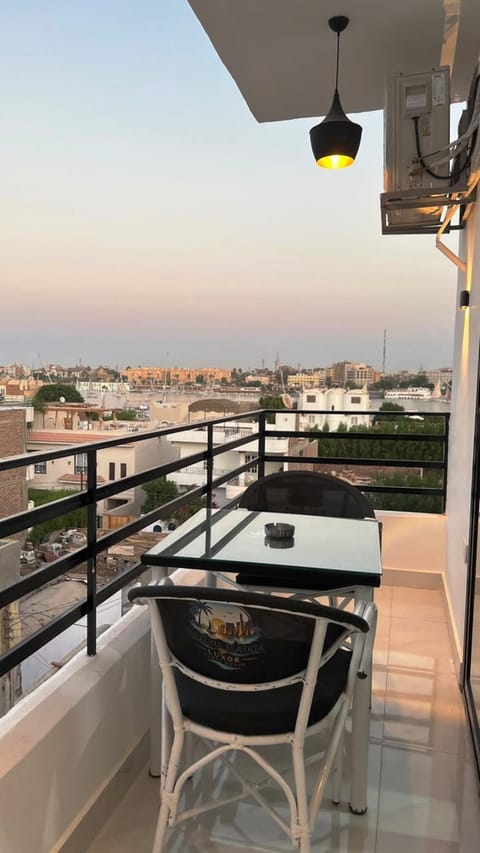 Day, View (from property/room), Balcony/Terrace, Seating area, Sea view