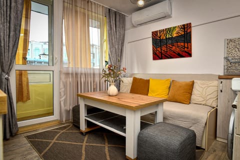 Living room, air conditioner