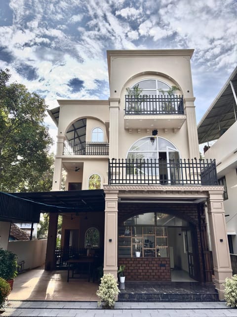 Property building, Facade/entrance