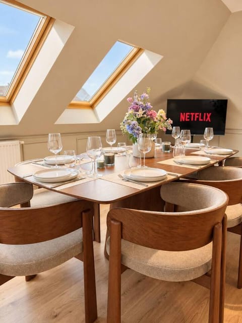 TV and multimedia, Dining area
