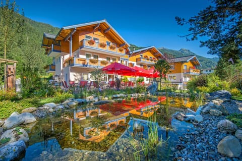 Property building, Day, Summer, Garden