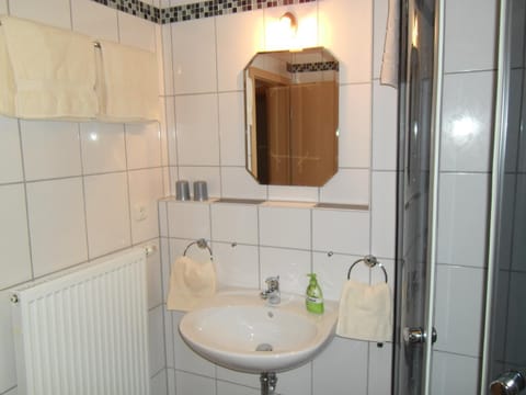 Weingut u. Gästehaus Menten Bed and Breakfast in Cochem-Zell