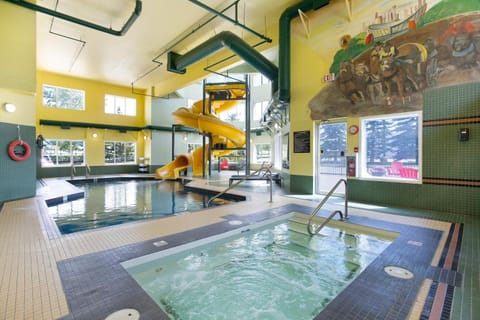 Hot Tub, Pool view, Swimming pool