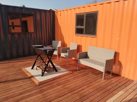 Patio, Day, Balcony/Terrace, Seating area