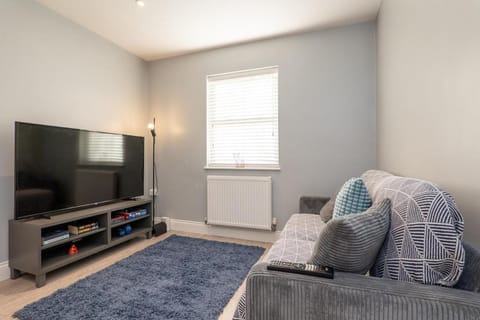 Communal lounge/ TV room, TV and multimedia, Living room
