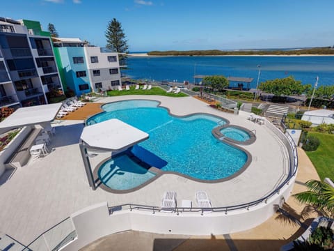 Property building, Swimming pool