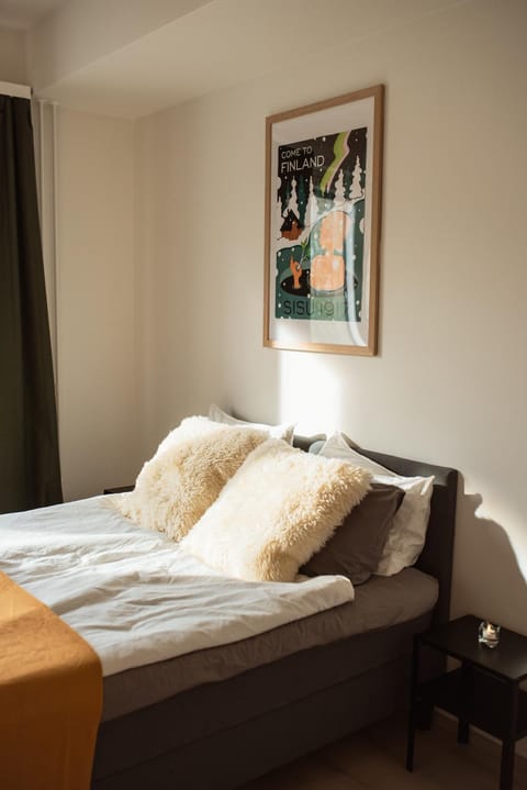 Bed, Day, Photo of the whole room, Bedroom