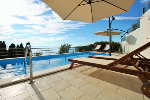 City view, Mountain view, Sea view, Swimming pool