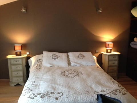Bed, Decorative detail