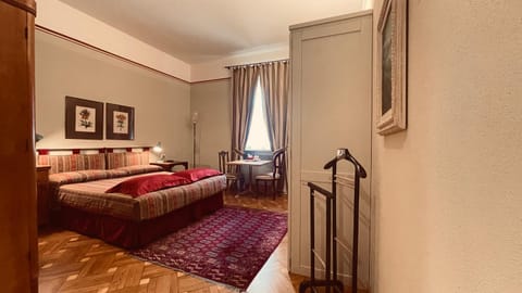 Bed, Coffee/tea facilities, Photo of the whole room, Bedroom, locker, locker, wardrobe