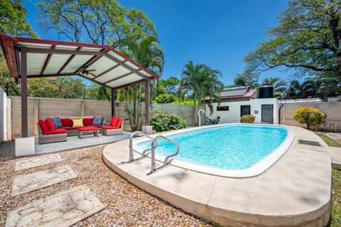 Day, Swimming pool, sunbed