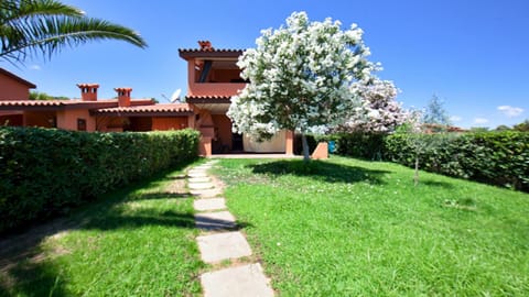 Facade/entrance, Garden, Garden view