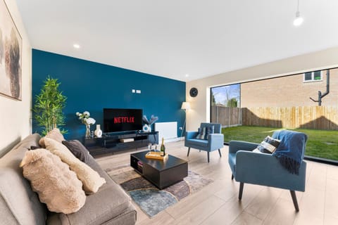 Communal lounge/ TV room
