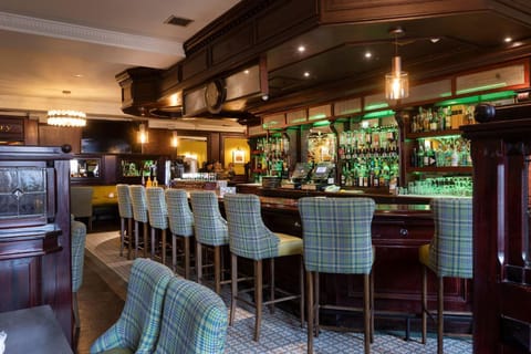 Lounge or bar, Food and drinks, Seating area, Drinks