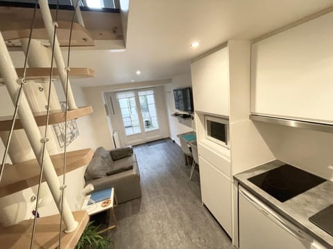Kitchen or kitchenette, Living room, Dining area