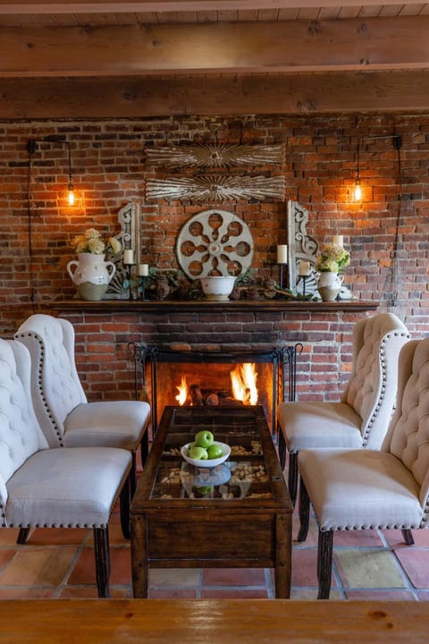 Living room, Internal: Not applicable to any particular room