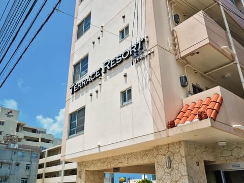 Property building, Day