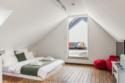 Bed, Bedroom
