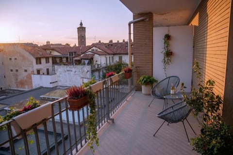 View (from property/room), Balcony/Terrace, Balcony/Terrace, City view