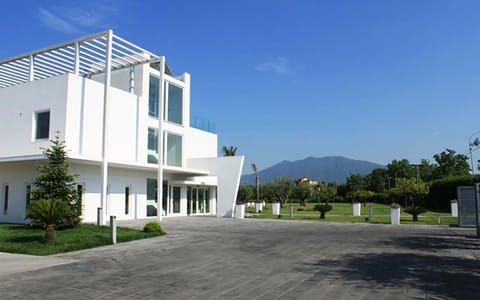 Property building, Garden view