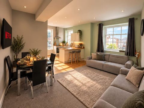 TV and multimedia, Kitchen or kitchenette, Living room, Seating area, Dining area