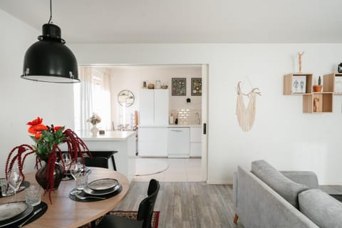 Kitchen or kitchenette, Living room, Dining area