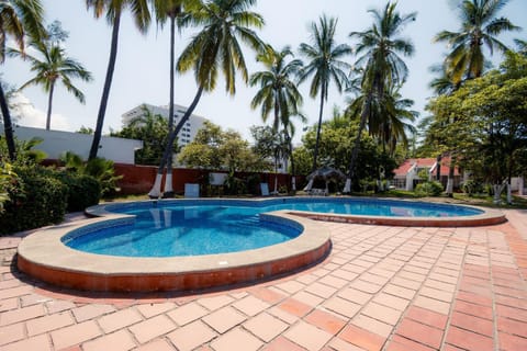 Swimming pool, Swimming pool