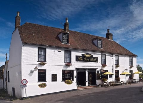 Property building, Restaurant/places to eat, Entertainment