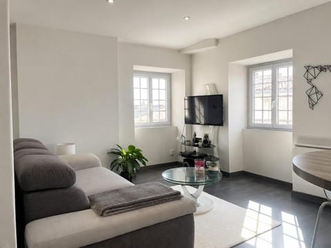 Property building, TV and multimedia, Living room