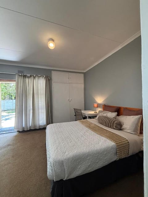 Bed, Balcony/Terrace, Photo of the whole room, Bedroom