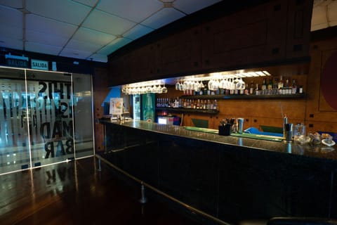Lounge or bar, Text overlay, Drinks