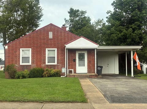Property building, Neighbourhood, Garden view, Street view