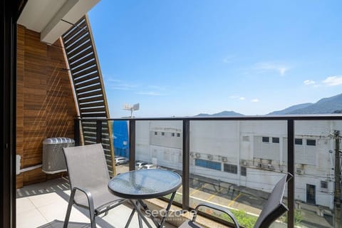 Balcony/Terrace, Mountain view