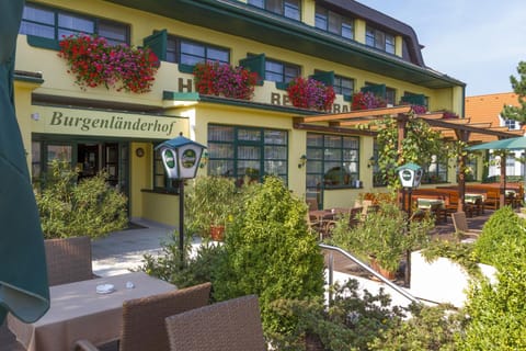 Property building, Day, Lounge or bar
