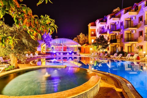 Property building, Swimming pool