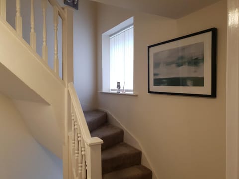 The Sawmills, Carlisle - Spacious 4 Bedroom Family House - Free WiFi - & Parking - Walk to Carlisle Castle Apartment in Carlisle