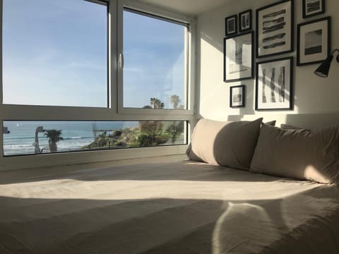Bed, Sea view