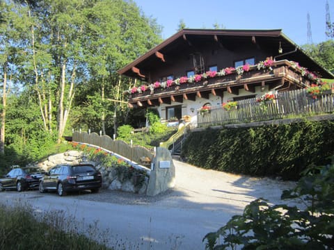 Facade/entrance, Bird's eye view