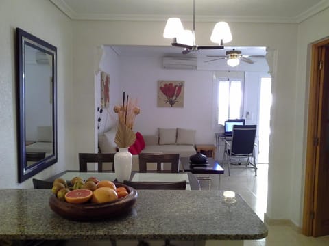 Day, Dining area