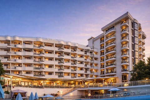 Property building, Restaurant/places to eat, Beach, Sea view, Swimming pool