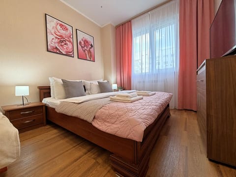 Communal lounge/ TV room, Bed, TV and multimedia, Photo of the whole room, Evening entertainment, Bedroom, heating, heating, wardrobe