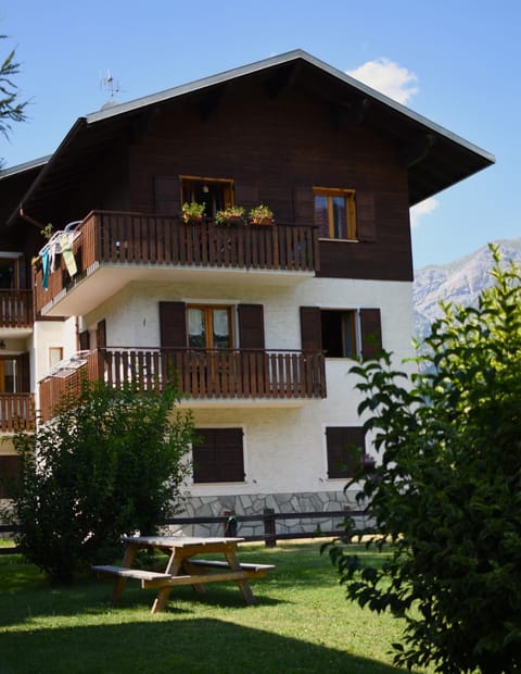 Property building, Garden, Balcony/Terrace, Garden view