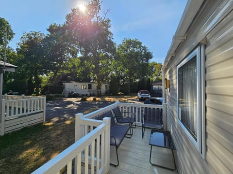 Property building, Patio, Day, Garden, View (from property/room), Balcony/Terrace, Garden view